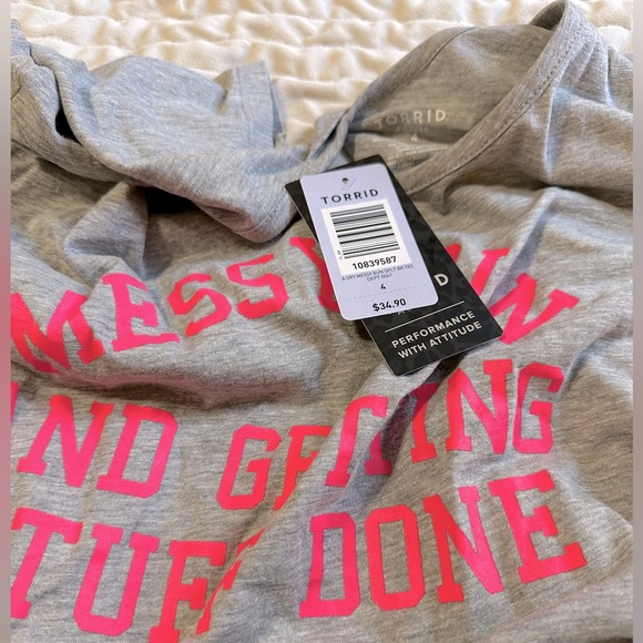 🩷TORRID “Messy Bun And Getting Stuff Done” Workout Shirt, NWT - Picture 2 of 8